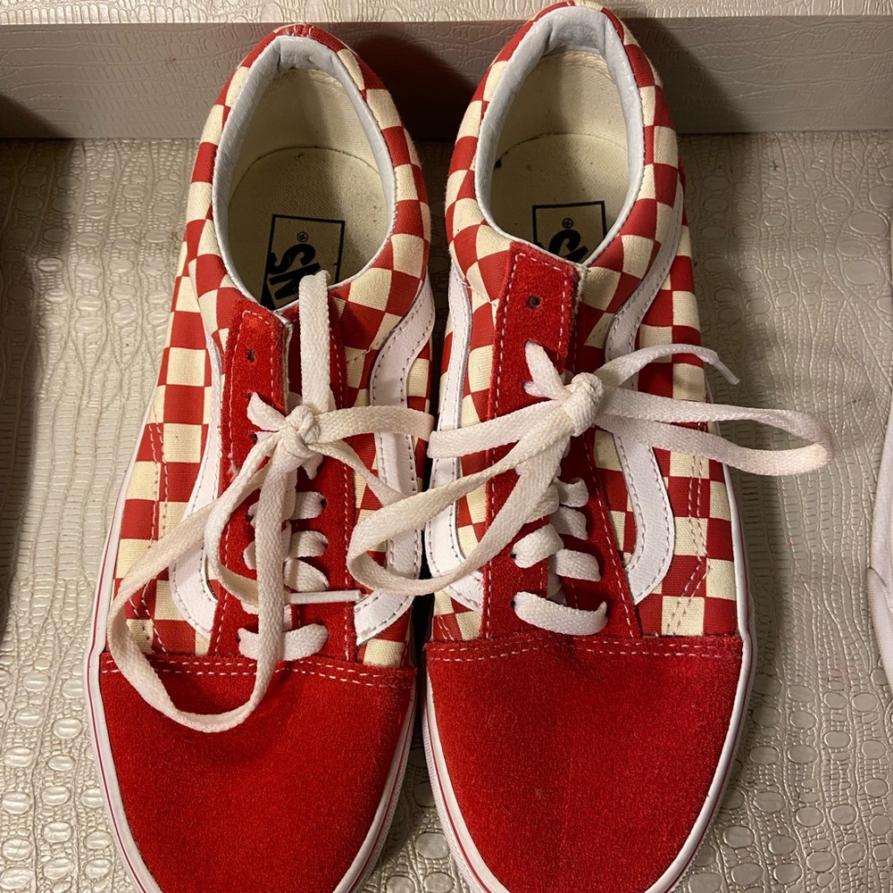 vans - Picture 1 of 1